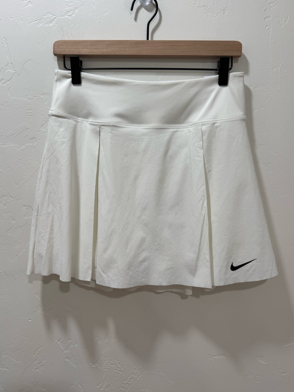 NWT Nike Dri-Fit White Tennis Skirt Skort Women's Medium Standard Fit - Picture 4 of 15
